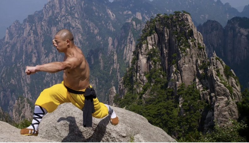 بازدید گردشگران تور چین از معبد شائولین