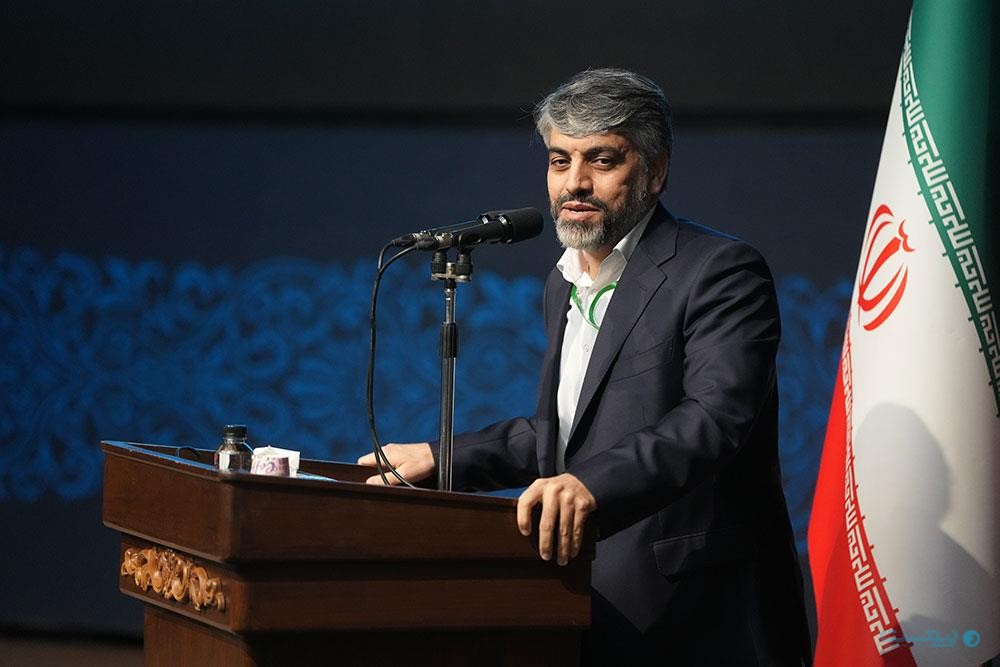 رئیس جمهوری: از پیشرفت‌های حوزه هوا و فضا حمایت می‌کنیم