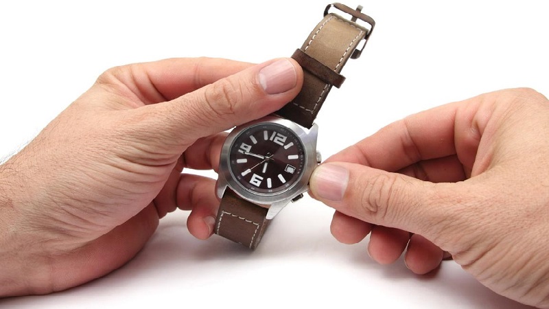 مراحل تنظیم ساعت مچی آنالوگ