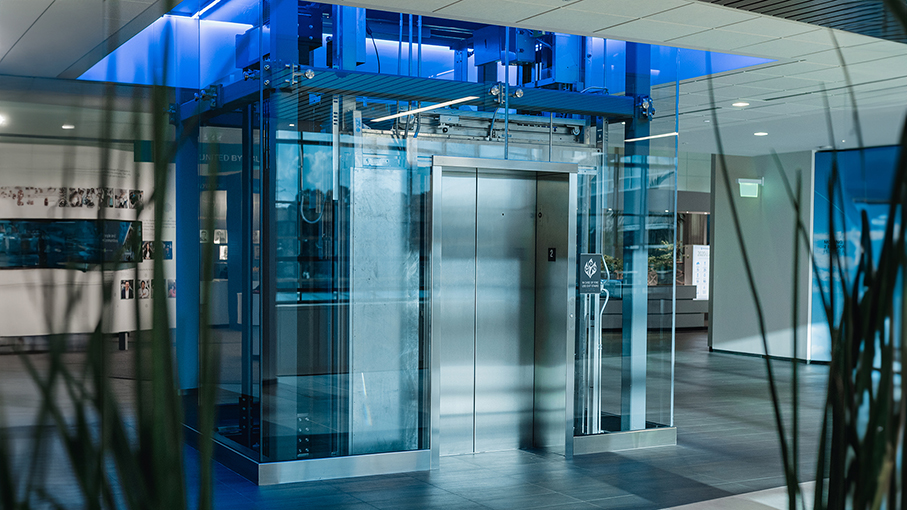 مقایسه قیمت آسانسور وارداتی با آسانسور تولید داخل