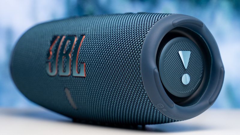 بررسی اسپیکر JBL Charge ۵؛ بخریم یا نه؟ – ITIRAN