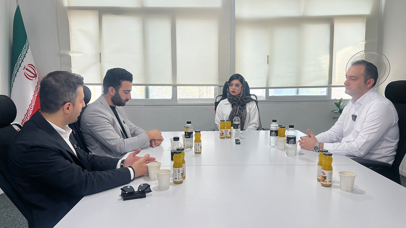 برخی پلتفرم‌ها فقط منافع خود را دنبال می‌کنند — کارنگ